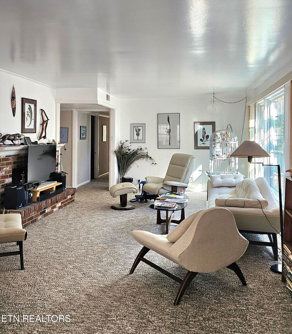 Photo of 105 Pomona Rd, Oak Ridge, TN 37830 (MLS # 1322478)