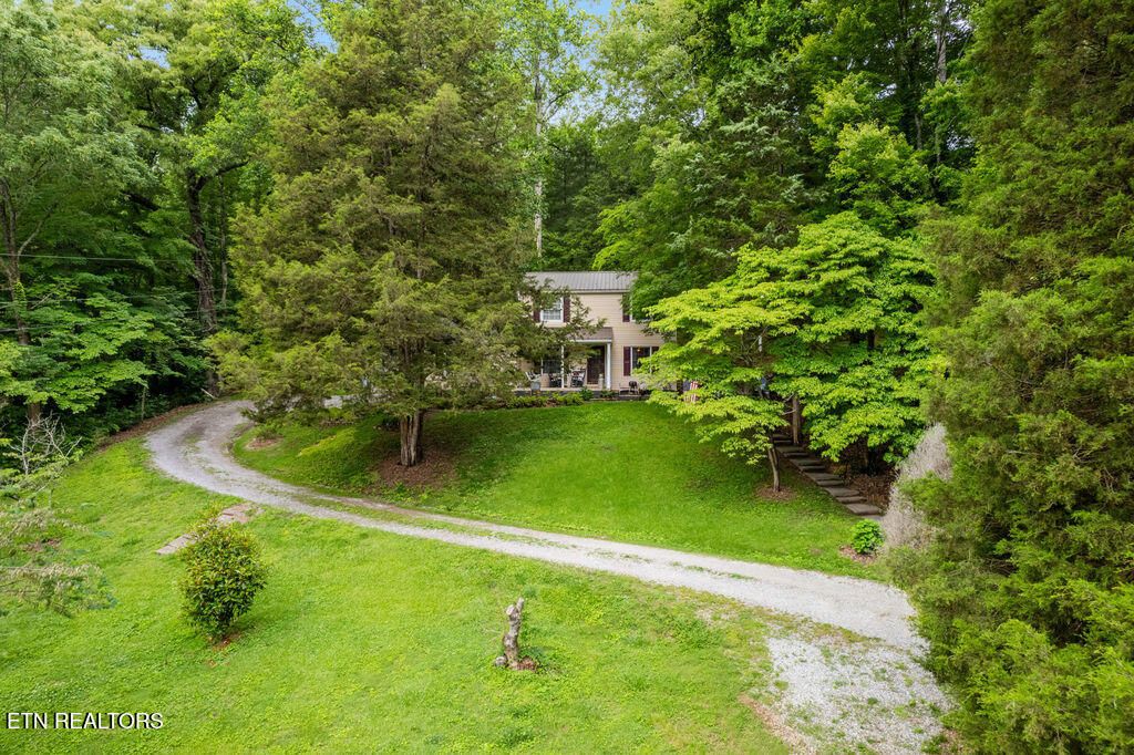 Photo of 1829 Dutch Valley Rd, Clinton, TN 37716 (MLS # 1303436)