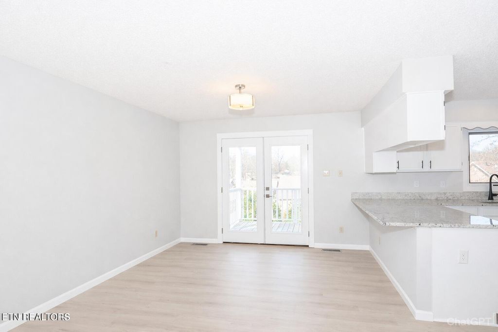 Photo of 1421 Cedar Park Drive, Maryville, TN 37803 (MLS # 1330110)