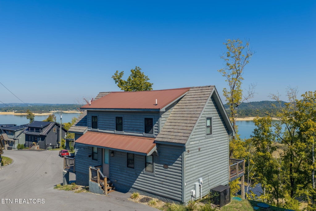 Photo of 1371 Lake Haven Way, Sevierville, TN 37876 (MLS # 1357929)