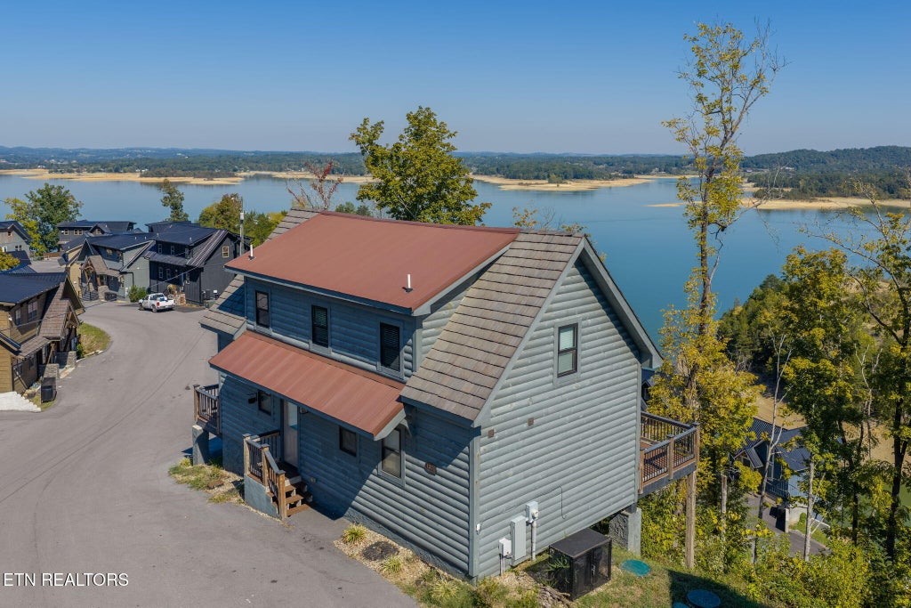 Photo of 1371 Lake Haven Way, Sevierville, TN 37876 (MLS # 1357929)