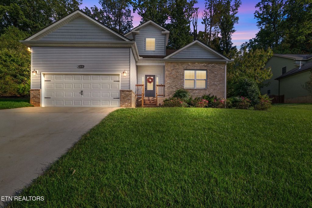 Photo of 5118 Morningstar Lane, Knoxville, TN 37909 (MLS # 1318121)