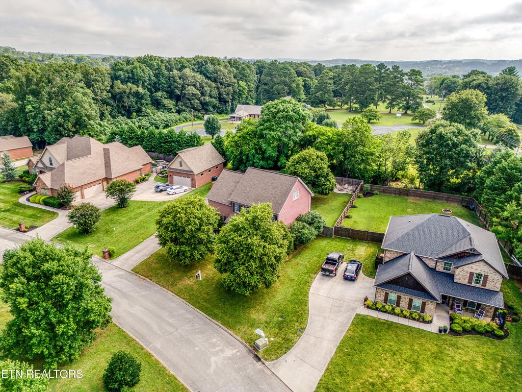 Photo of 300 Yellowstone Lane, Lenoir City, TN 37771 (MLS # 1335405)
