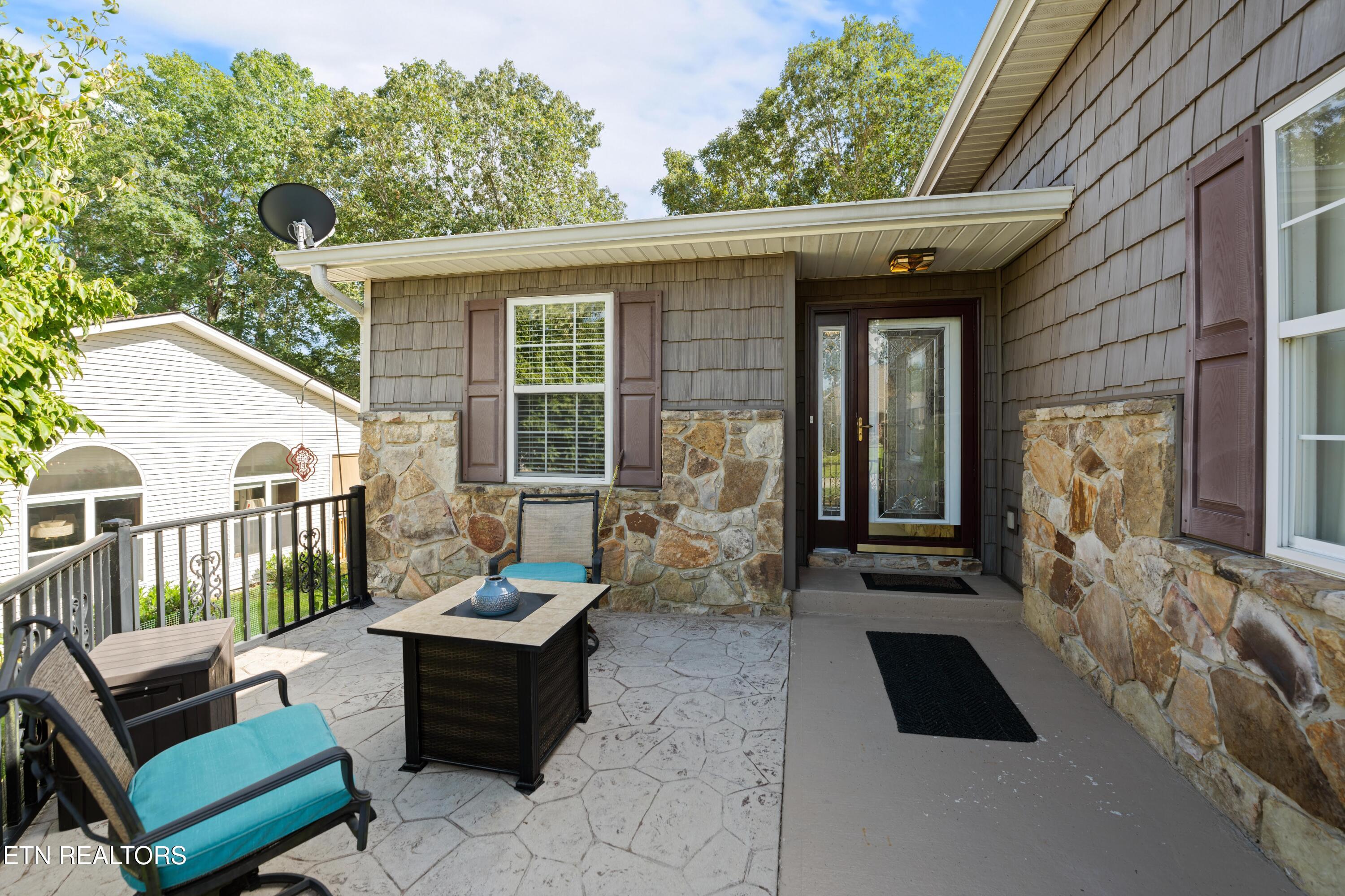 229 Hawthorn Loop