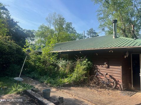 Photo of 416 Lakewood Rd, Kingston, TN 37763 (MLS # 1337446)