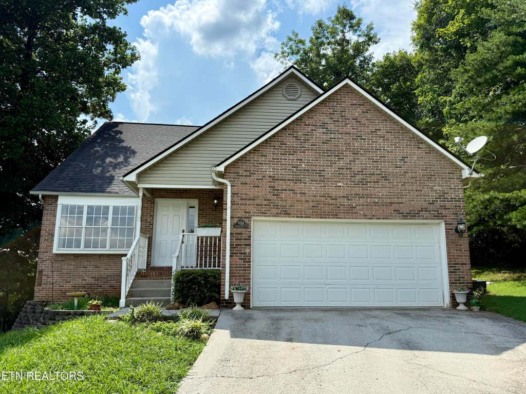 Photo of 1004 Sugar Creek Lane, Knoxville, TN 37920 (MLS # 1348790)