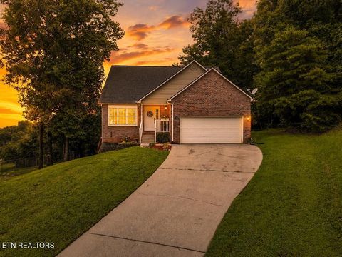 Photo of 1004 Sugar Creek Lane, Knoxville, TN 37920 (MLS # 1348790)