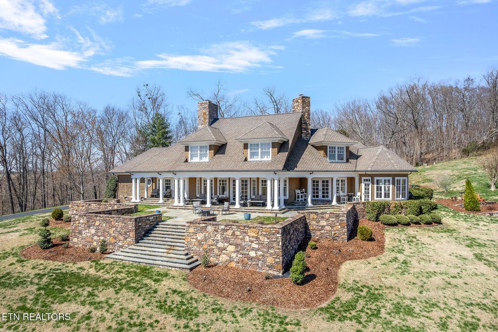 Photo of 19 Summerhill Lane, Greeneville, TN 37743 (MLS # 1334981)