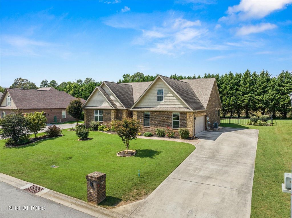 Photo of 1124 Linford Circle, Alcoa, TN 37701 (MLS # 1239179)