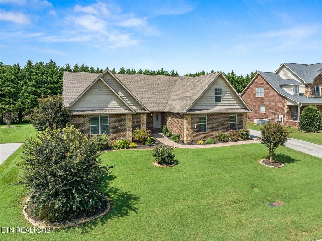 Photo of 1124 Linford Circle, Alcoa, TN 37701 (MLS # 1239179)