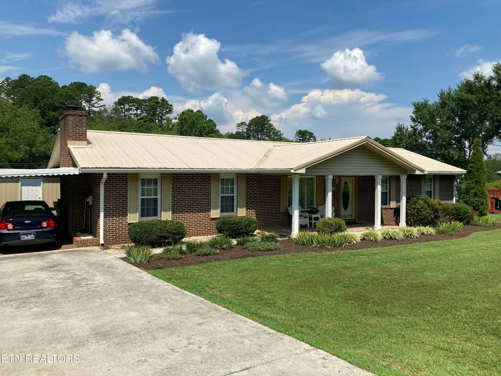 Photo of 509 Kinzalow Circle, Sweetwater, TN 37874 (MLS # 1321149)