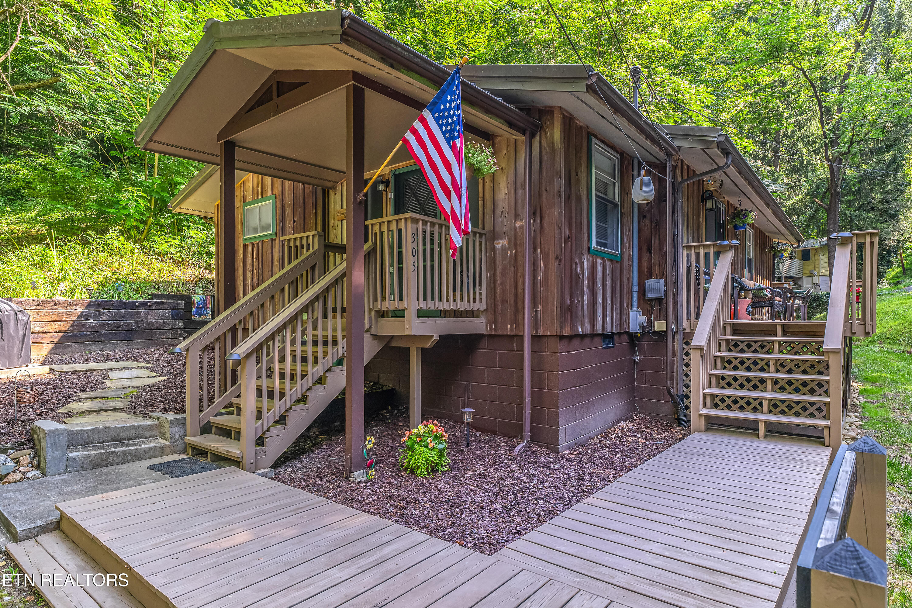 305 Shields View Drive