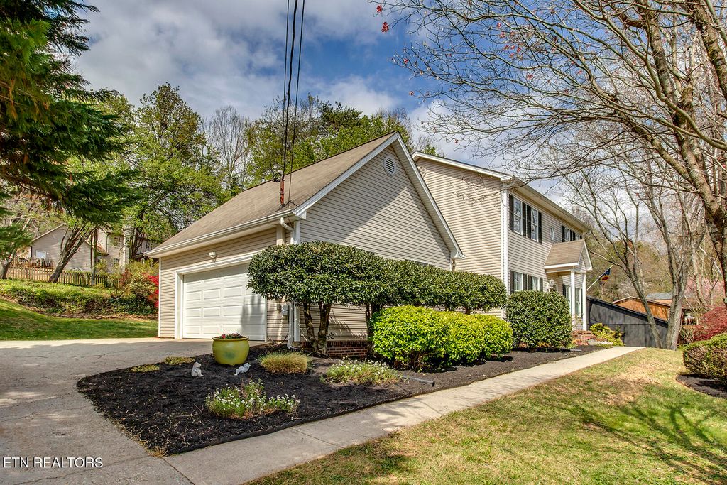 Photo of 7836 Jefferson Oaks Drive, Knoxville, TN 37938 (MLS # 1335198)