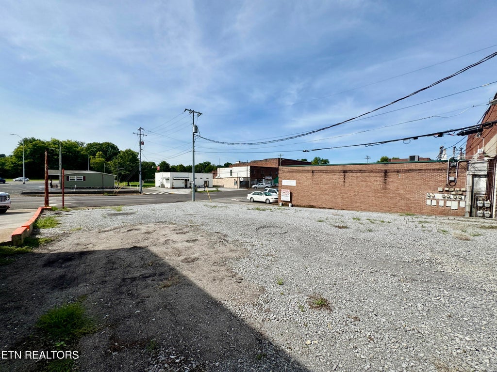 Photo of 220 E Madison Ave, Athens, TN 37303 (MLS # 1350525)