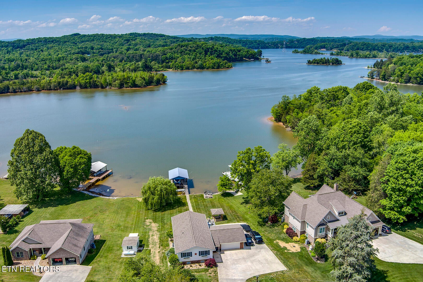 571 Anglers Cove Rd