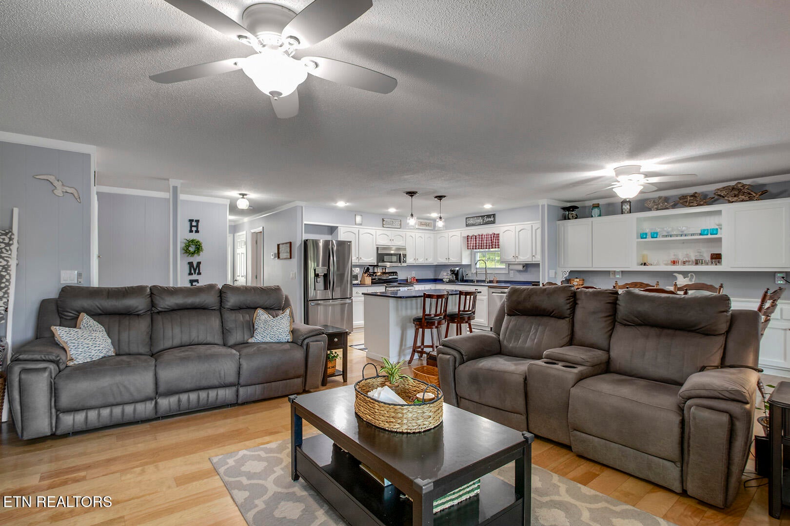 571 Anglers Cove Rd