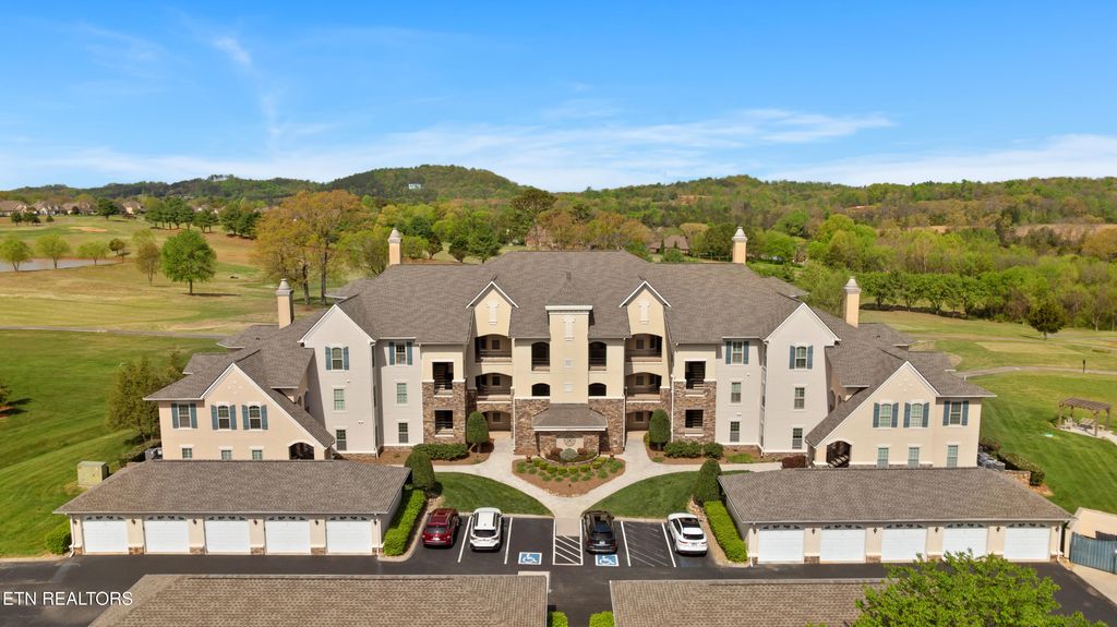 Photo of 565 Rarity Bay Pkwy #201, Vonore, TN 37885 (MLS # 1336125)