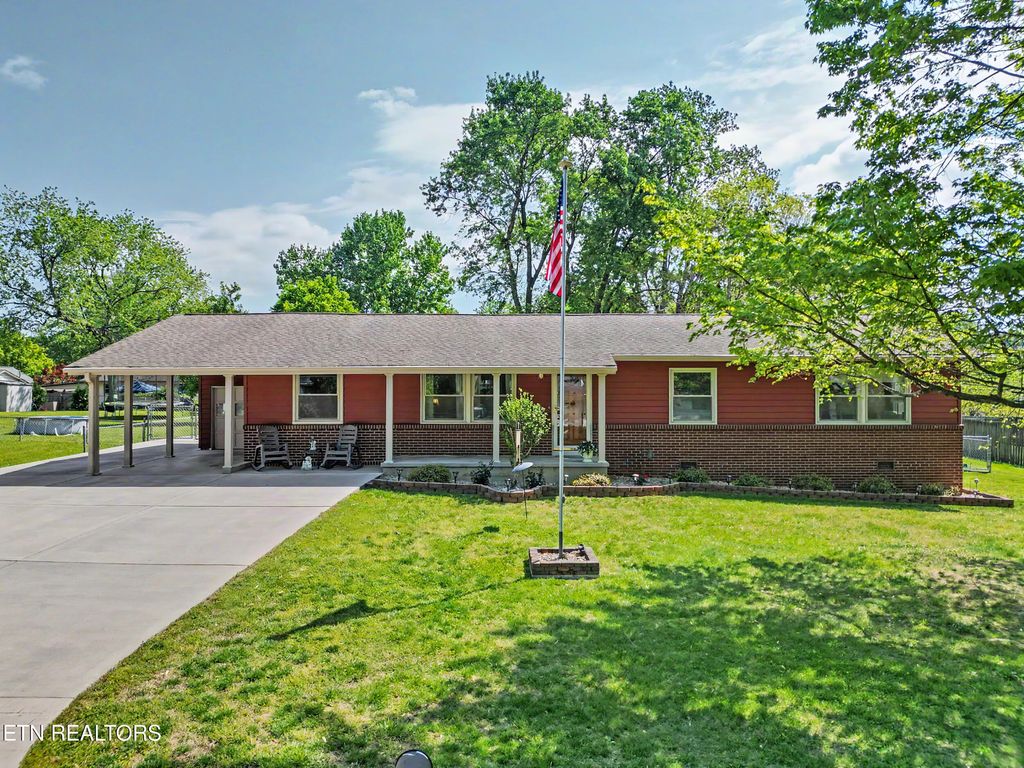Photo of 752 Cessna Rd, Knoxville, TN 37919 (MLS # 1337269)