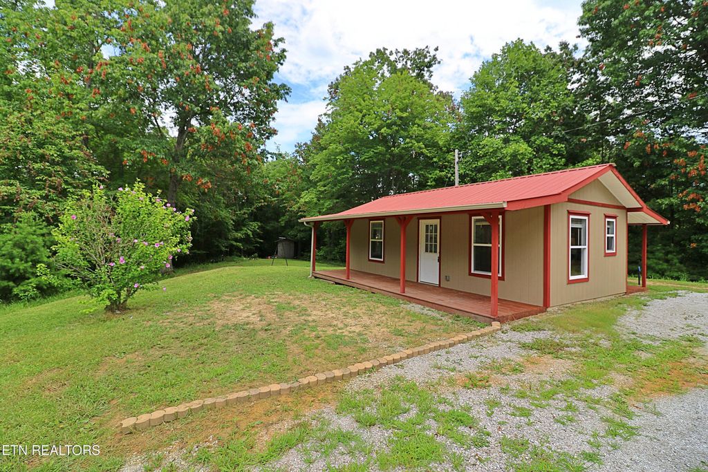 Photo of 815 Ross Cemetery Rd, Winfield, TN 37892 (MLS # 1309087)