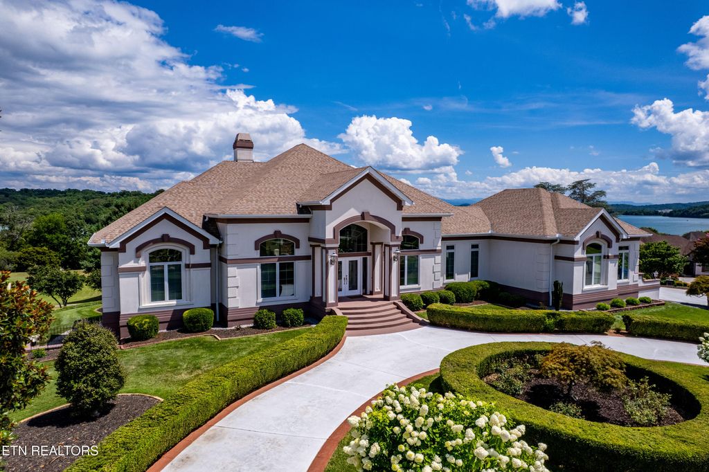 Photo of 770 Rarity Bay Pkwy, Vonore, TN 37885 (MLS # 1309164)