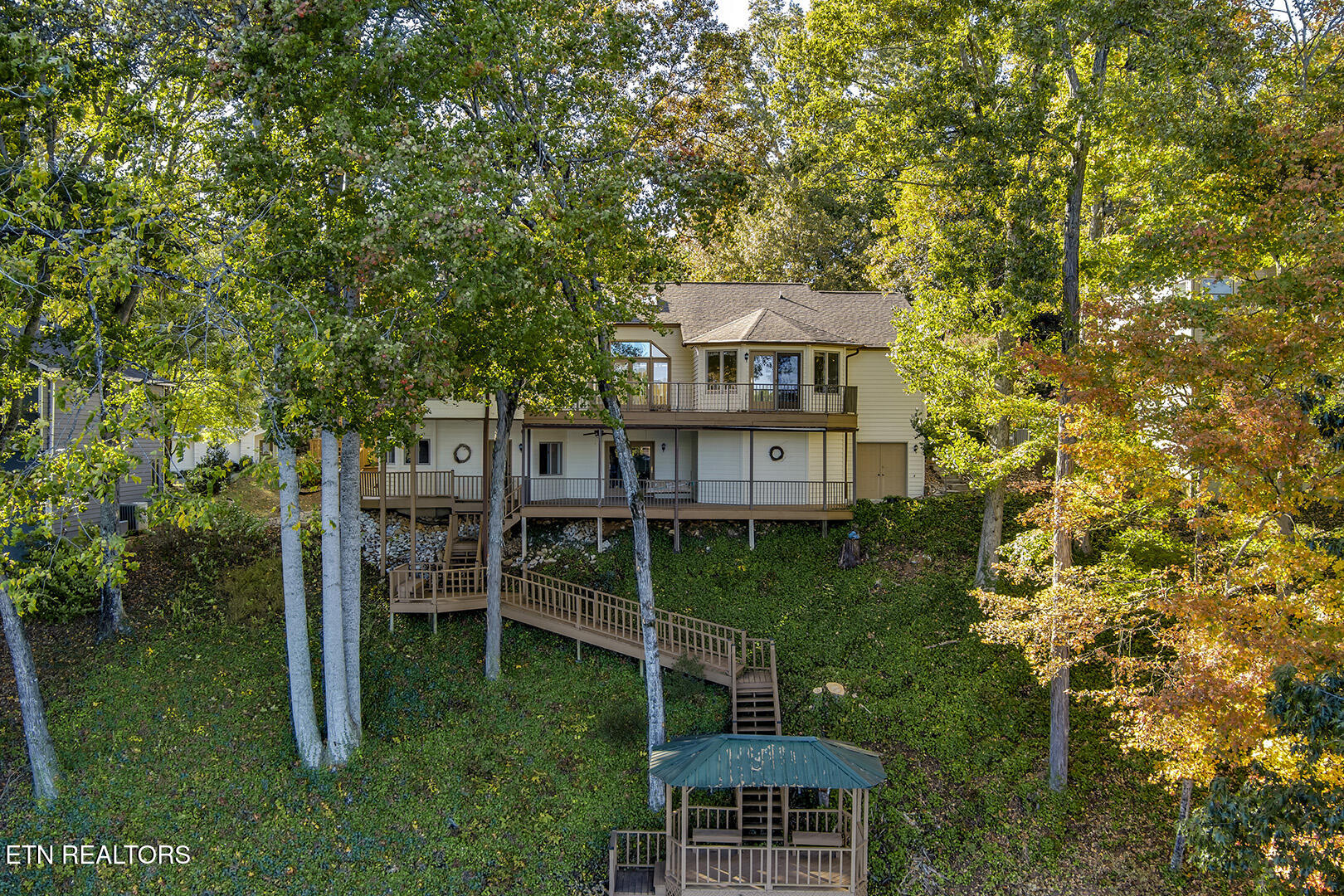 Loudon, Tennessee 37774, United States, 3 Bedrooms Bedrooms, ,3 BathroomsBathrooms,Residential,Active,79446