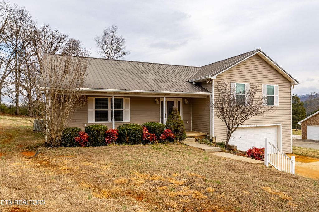 Photo of 3018 Peach Orchard Rd, Maryville, TN 37803 (MLS # 1327478)
