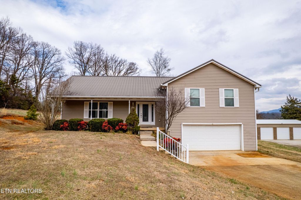 Photo of 3018 Peach Orchard Rd, Maryville, TN 37803 (MLS # 1327478)