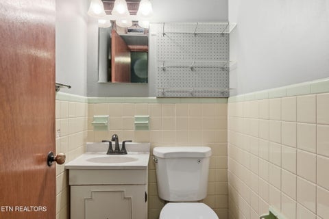 Tiny photo for 411 Woodland Drive, Clinton, TN 37716 (MLS # 1355290)