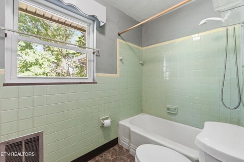Tiny photo for 411 Woodland Drive, Clinton, TN 37716 (MLS # 1355290)