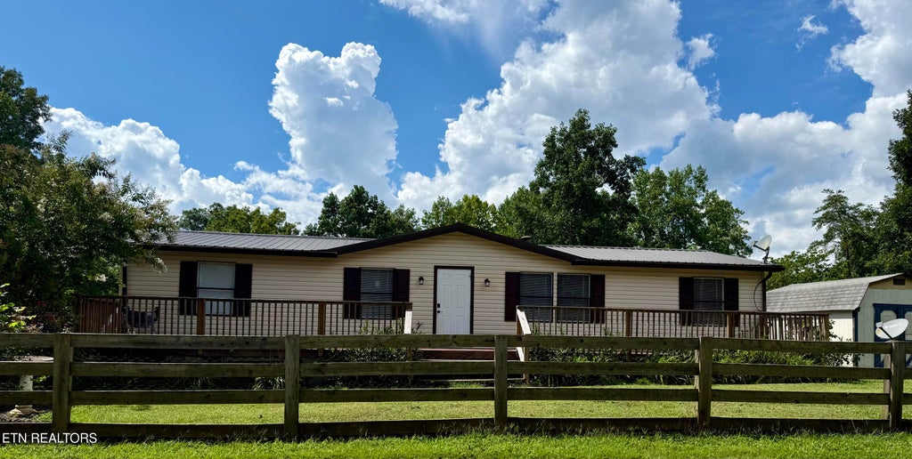 Photo of 129 Stone Ridge Rd, Tellico Plains, TN 37385 (MLS # 1355238)