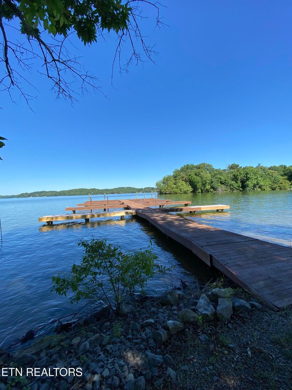 Photo of 31 River Rd, Kingston, TN 37763 (MLS # 1310640)
