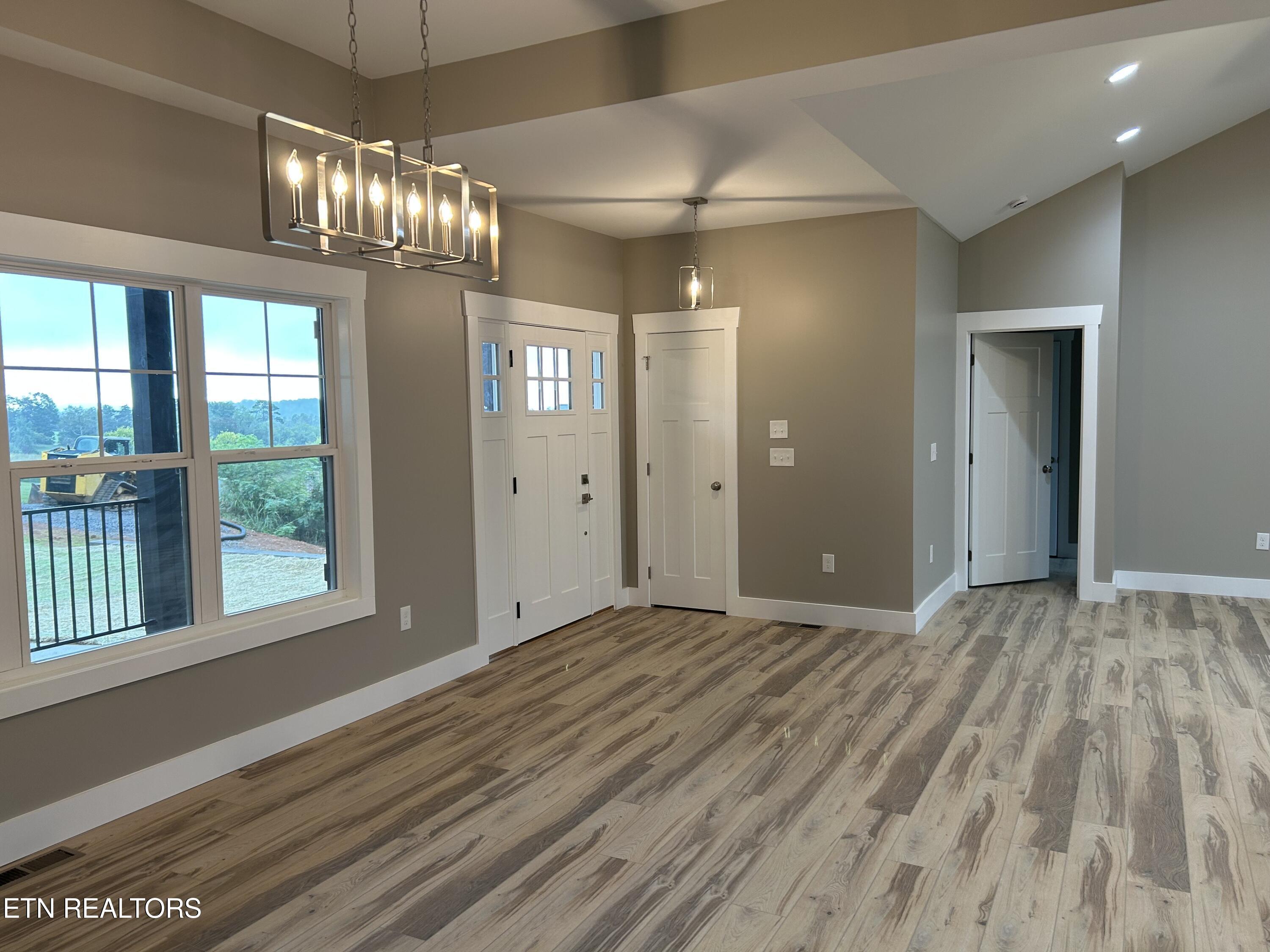 531 Meadowcrest Drive Lane
