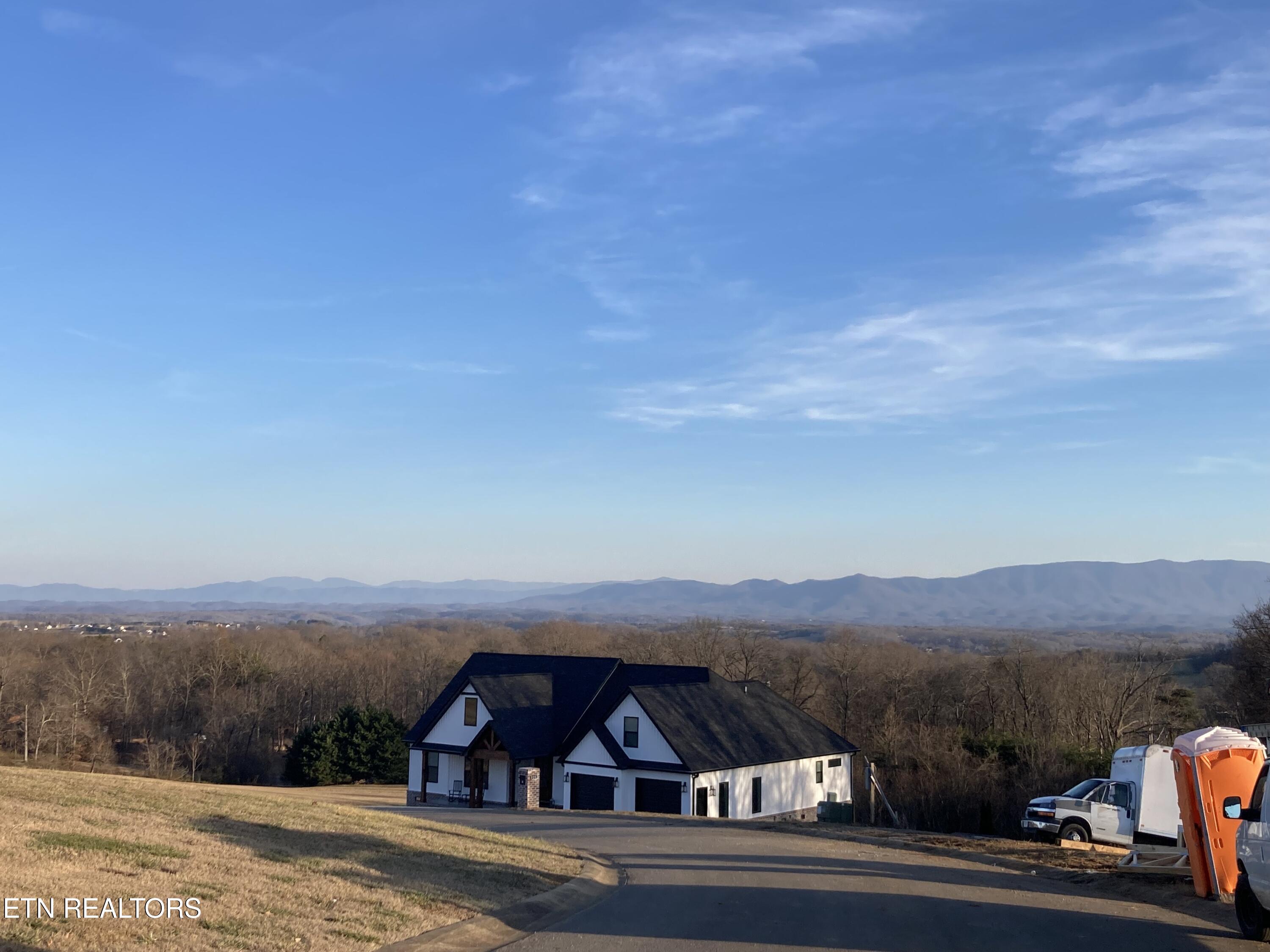 531 Meadowcrest Drive Lane