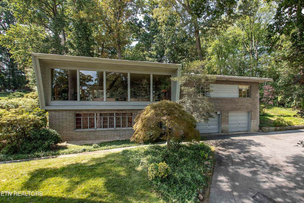 Photo of 911 Cherokee Blvd, Knoxville, TN 37919 (MLS # 1252907)