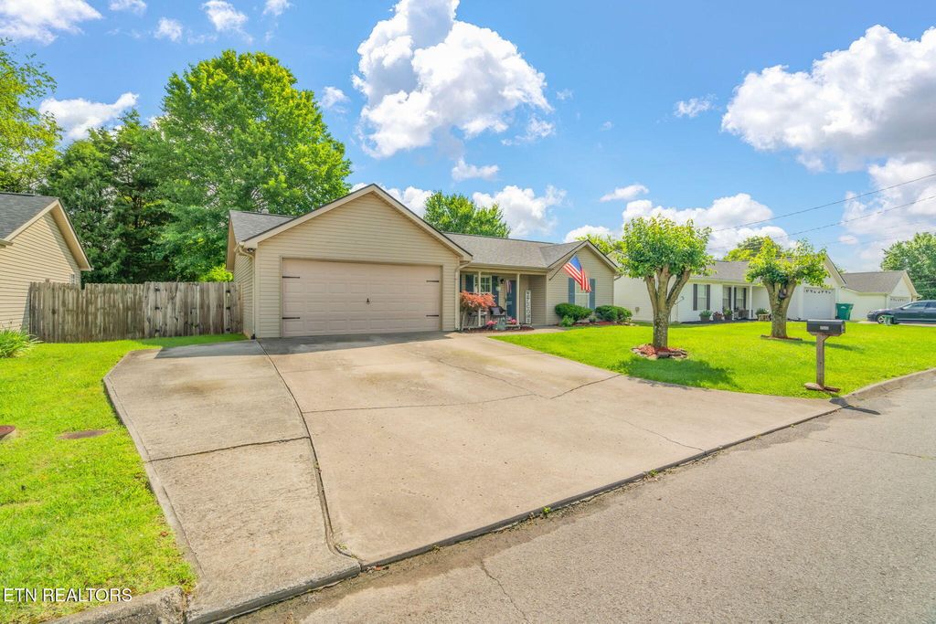 Photo of 7527 Wheatmeadow Rd, Corryton, TN 37721 (MLS # 1305091)