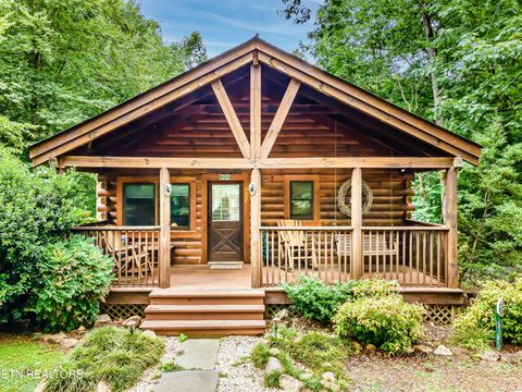 Photo of 722 Nighthawk Way, Pigeon Forge, TN 37863 (MLS # 1347228)