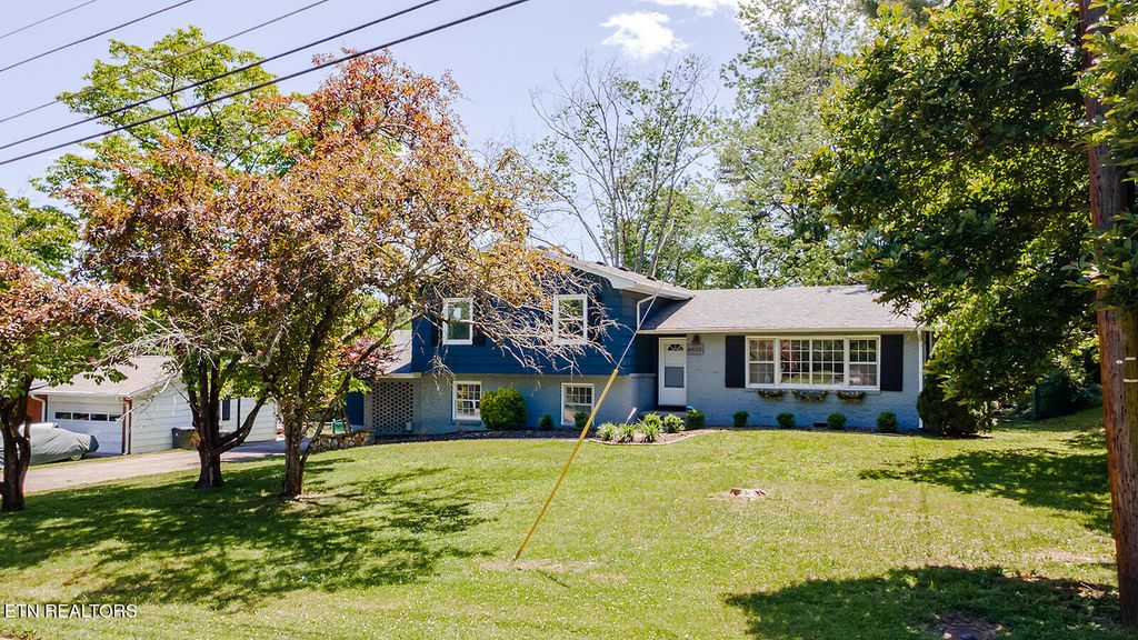 Photo of 4432 Royalview Rd, Knoxville, TN 37921 (MLS # 1340439)