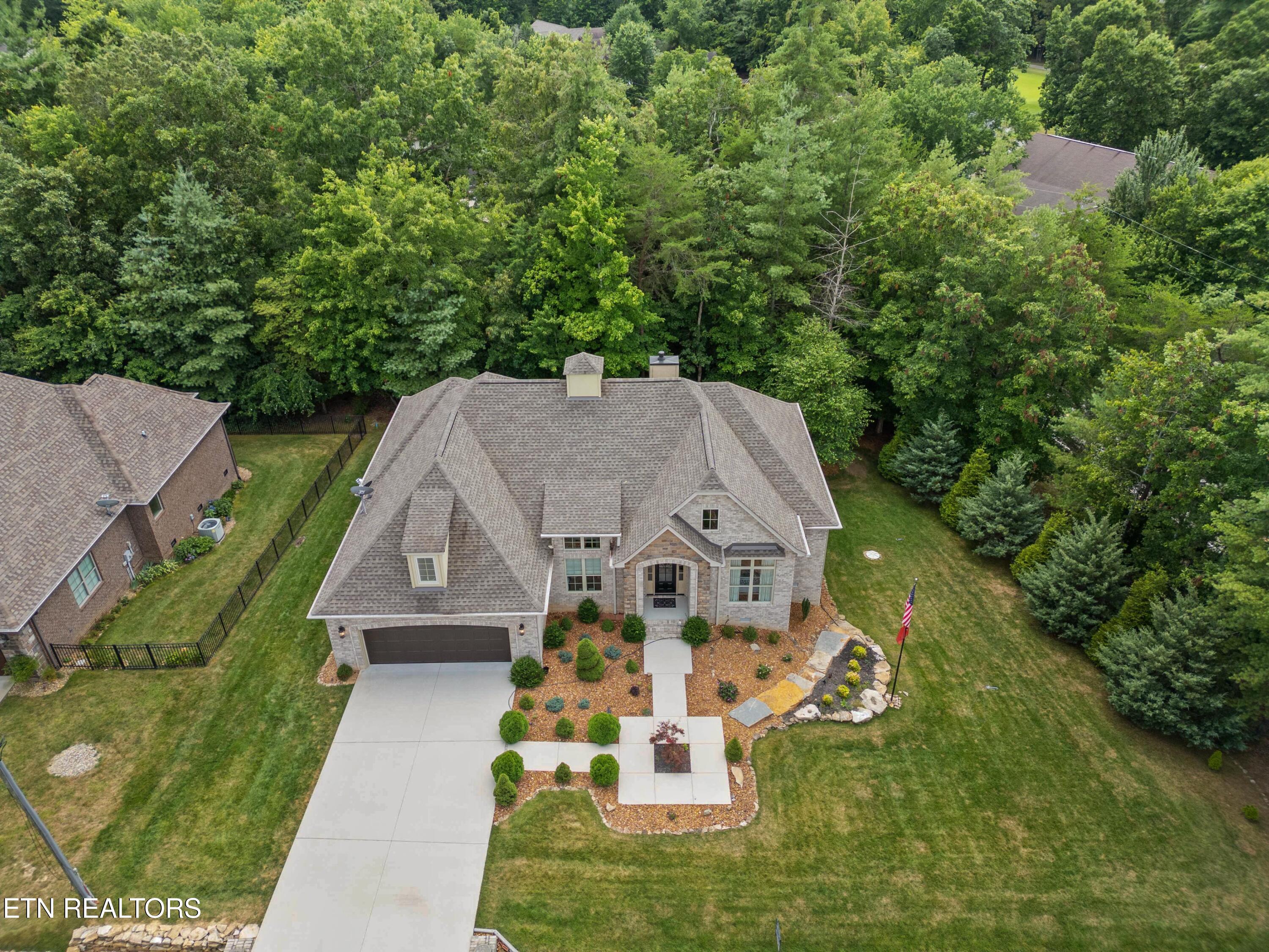 10 Inwood Drive