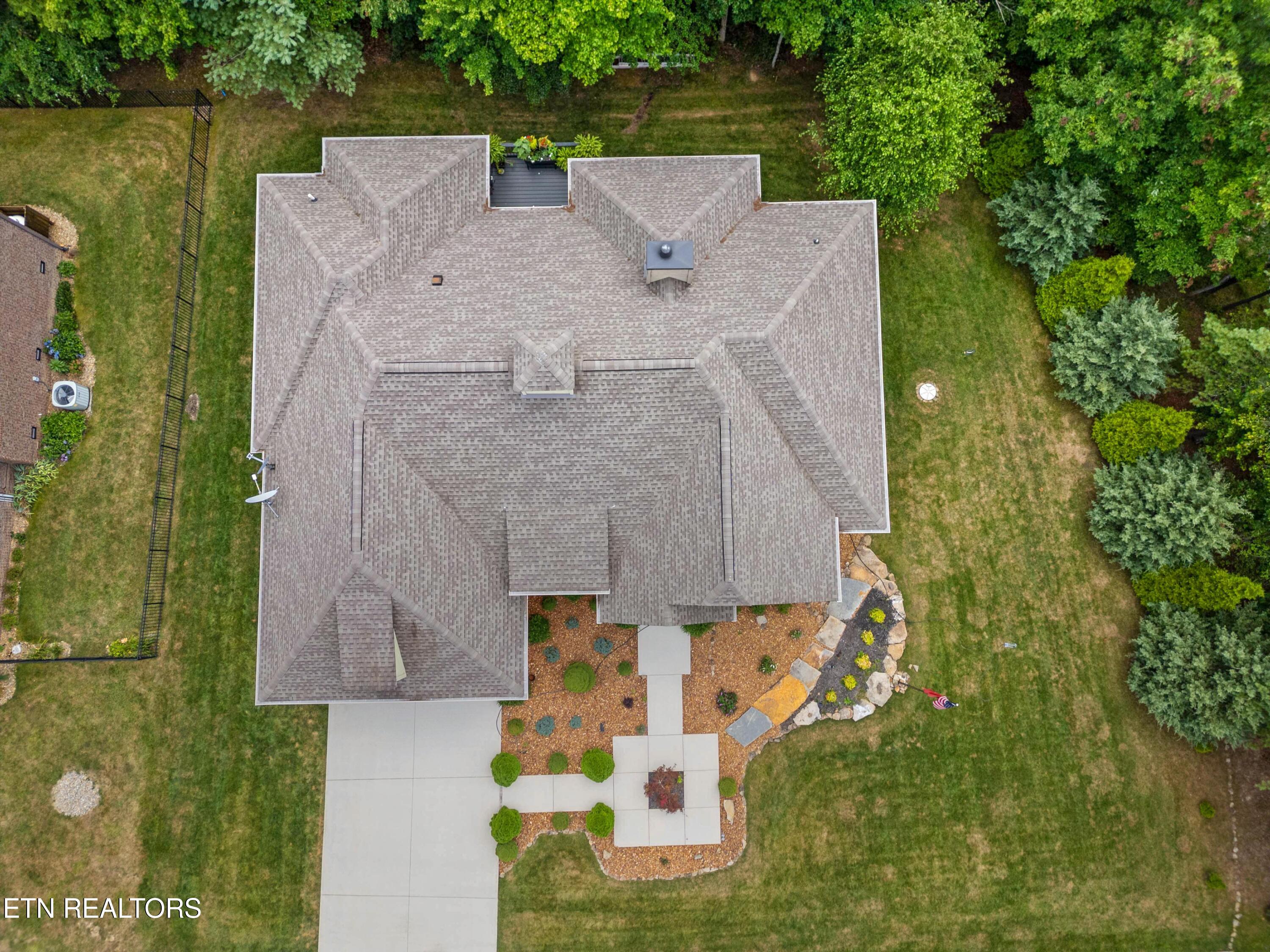 10 Inwood Drive