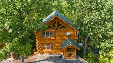 Photo of 1109 Autumn Path Way, Sevierville, TN 37862 (MLS # 1334725)
