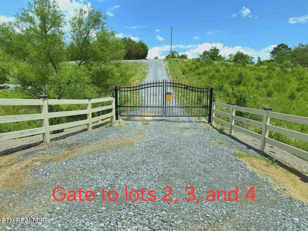 Photo of 1420 Swannsylvania Rd, Dandridge, TN 37725 (MLS # 1313075)