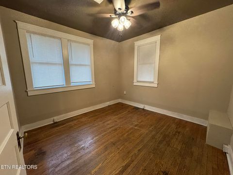 Tiny photo for 903 Luttrell St, Knoxville, TN 37917 (MLS # 1330030)