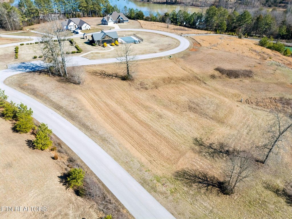 Photo of 332 Enclave Way, Kingston, TN 37763 (MLS # 1330016)