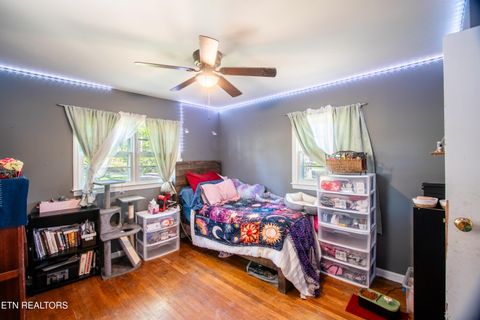 Tiny photo for 129 S High Knob Rd, LaFollette, TN 37766 (MLS # 1339758)