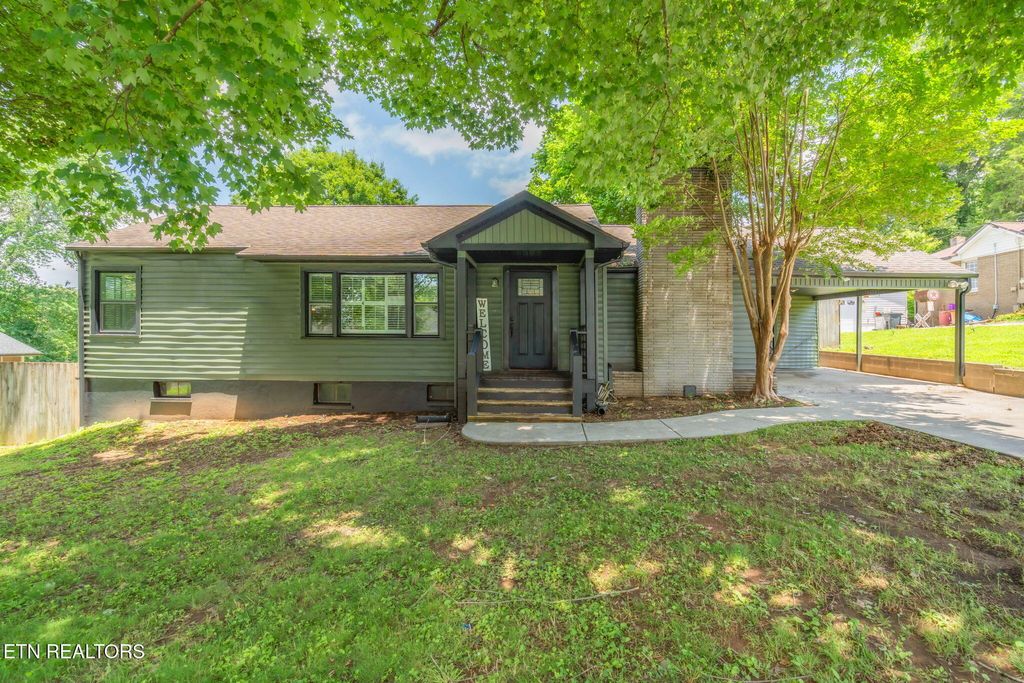 Photo of 200 Easton Rd, Kingston, TN 37763 (MLS # 1305445)