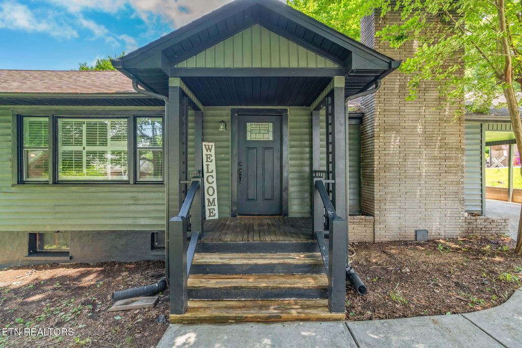 Photo of 200 Easton Rd, Kingston, TN 37763 (MLS # 1305445)