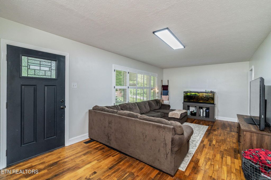 Photo of 200 Easton Rd, Kingston, TN 37763 (MLS # 1305445)