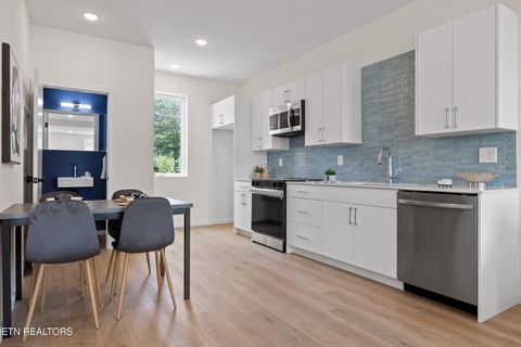 Tiny photo for 113 E Oldham #102, Knoxville, TN 37917 (MLS # 1330635)