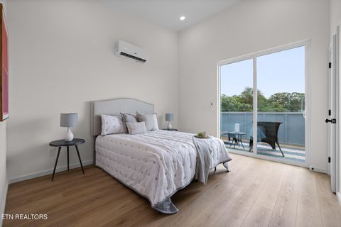 Tiny photo for 113 E Oldham #102, Knoxville, TN 37917 (MLS # 1330635)