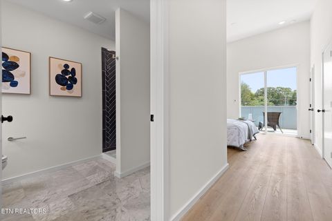 Tiny photo for 113 E Oldham #102, Knoxville, TN 37917 (MLS # 1330635)